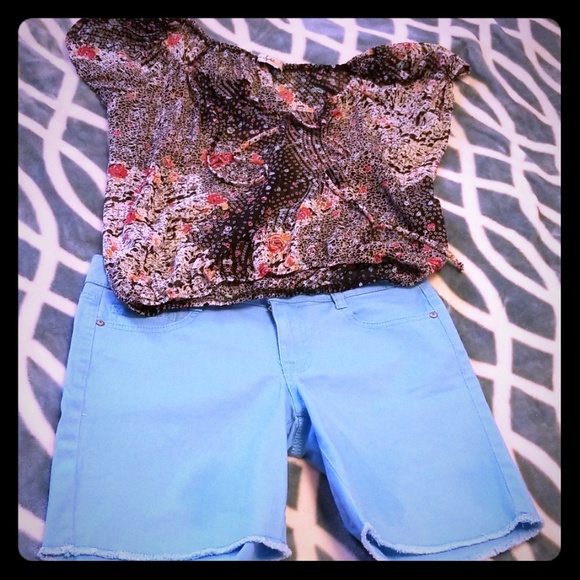 Shorts - Picture 1 of 4